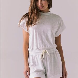Gilli White Casual Romper